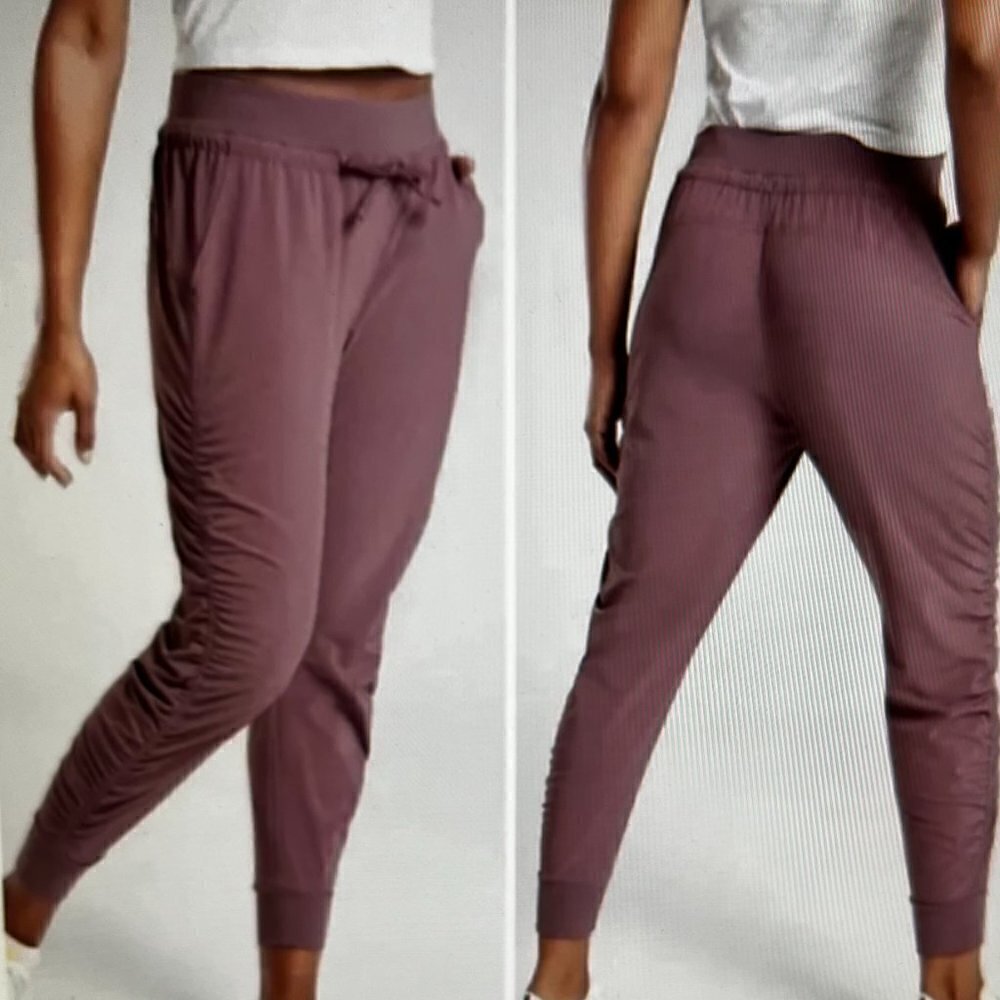 Athleta Women's Attitude Pant ruched Leg Joggers Size 8 in Light Purple